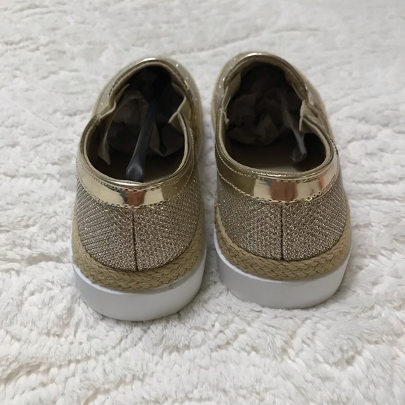 👟 Via Pinky Collection Gold Winnie Sneakers - Picture 5 of 16